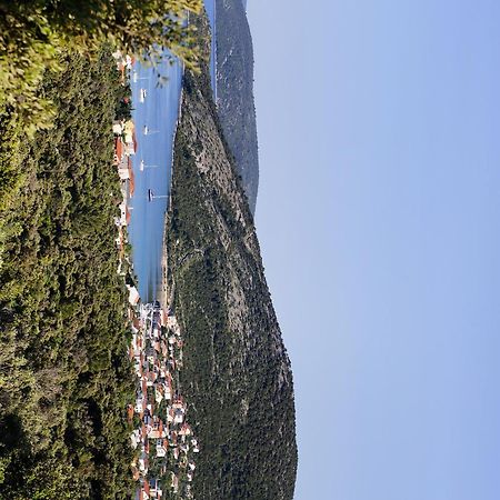Apartments Zdenka Vinišće Exteriér fotografie