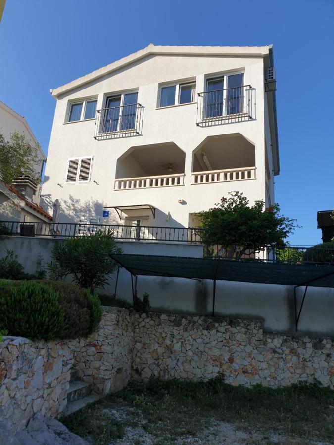 Apartments Zdenka Vinišće Exteriér fotografie